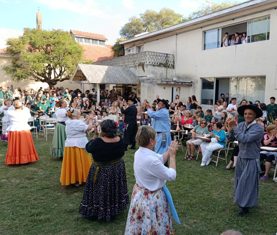 Visitas que se escriben con palabras mayores