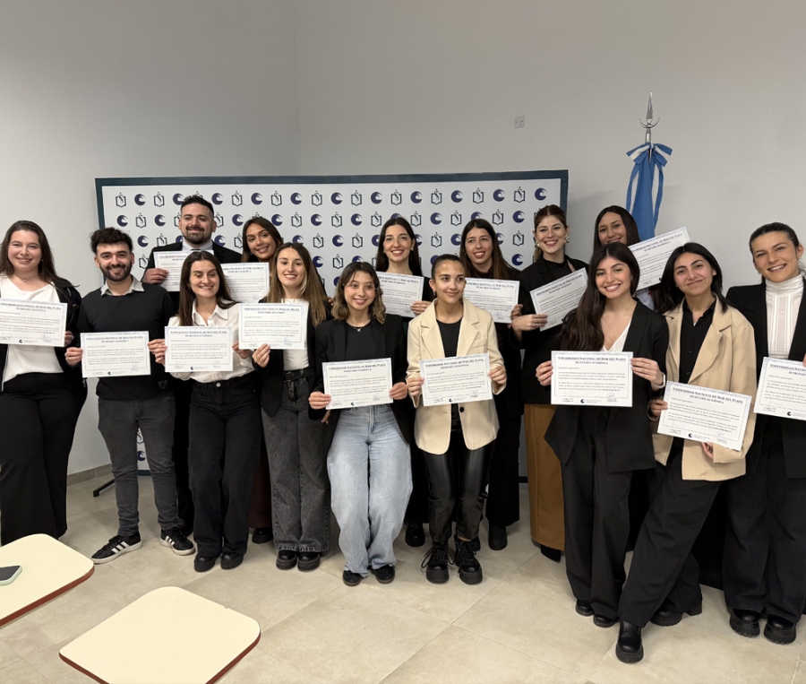 Nuevo acto de graduación en la Escuela Superior de Medicina