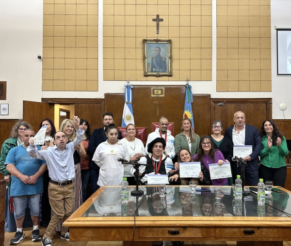 Entrega de las distinciones “Diego Camerucci” a personas y entidades comprometidas con la inclusión social
